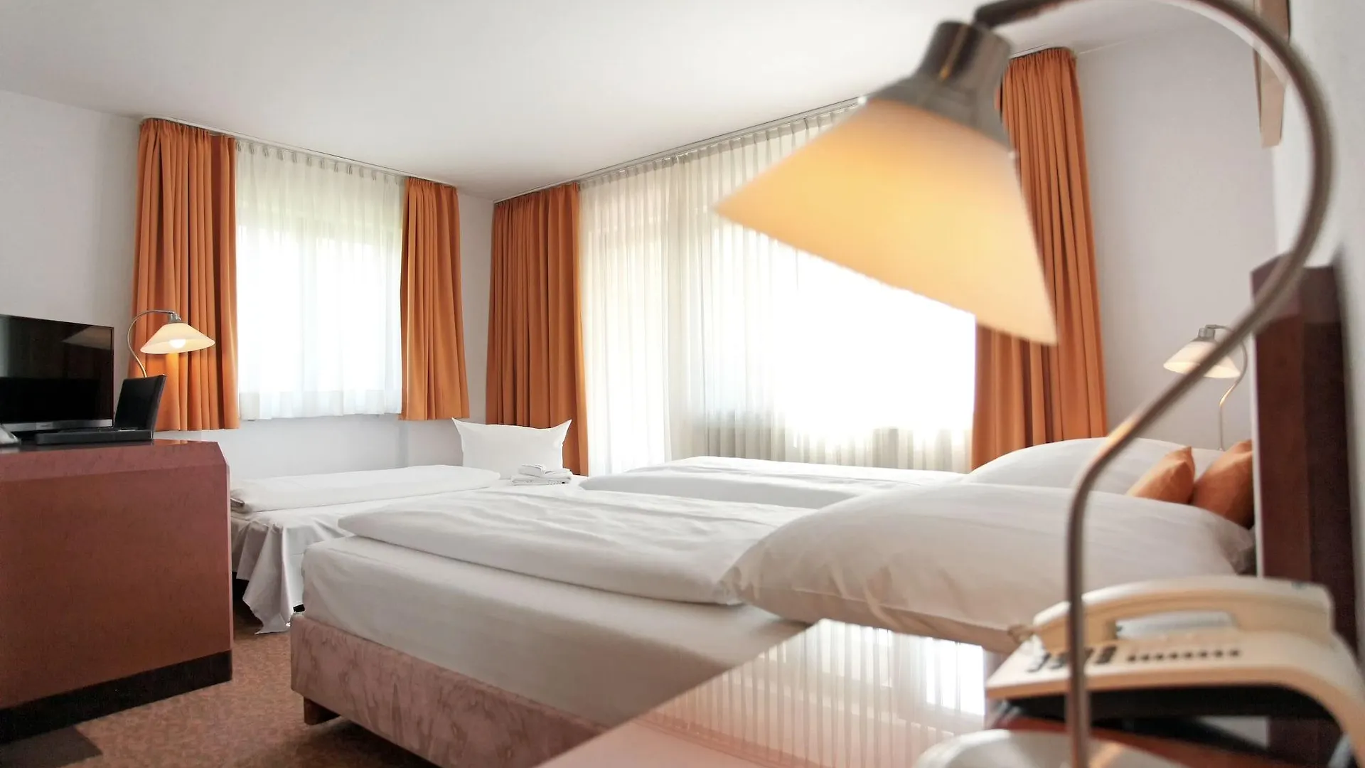 Hotel Flora Moehringen شتوتغارت 3*,  ألمانيا
